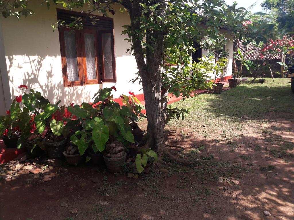 Pradeepa House Apartment อูนาวาตูนา ภายนอก รูปภาพ